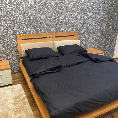 Lux Apartment In Zentrum แชร์นิฟซี ภายนอก รูปภาพ