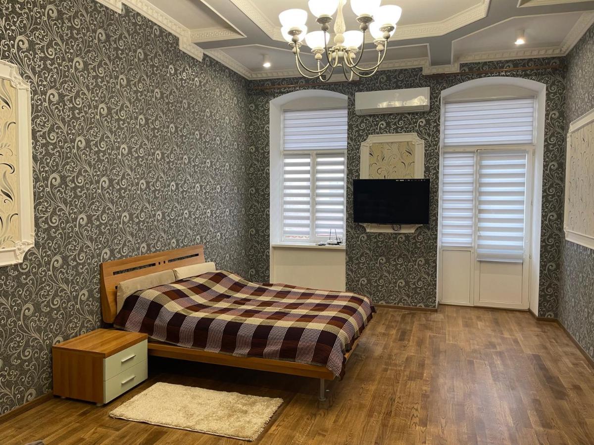 Lux Apartment In Zentrum แชร์นิฟซี ภายนอก รูปภาพ